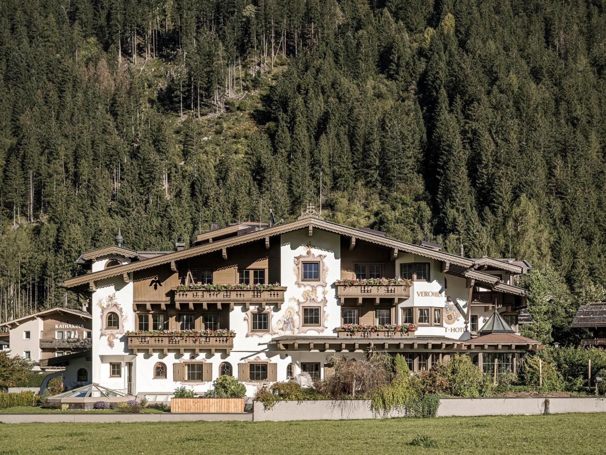 Apparthotel "Landhaus Veronika" Mayrhofen Dış mekan fotoğraf