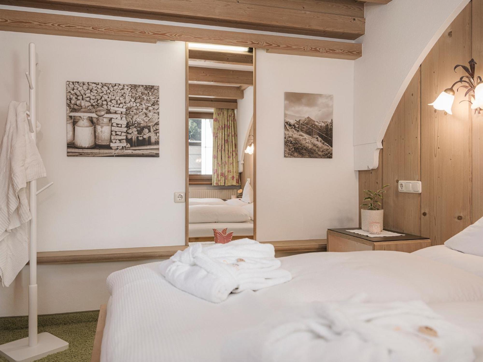 Apparthotel "Landhaus Veronika" Mayrhofen Dış mekan fotoğraf