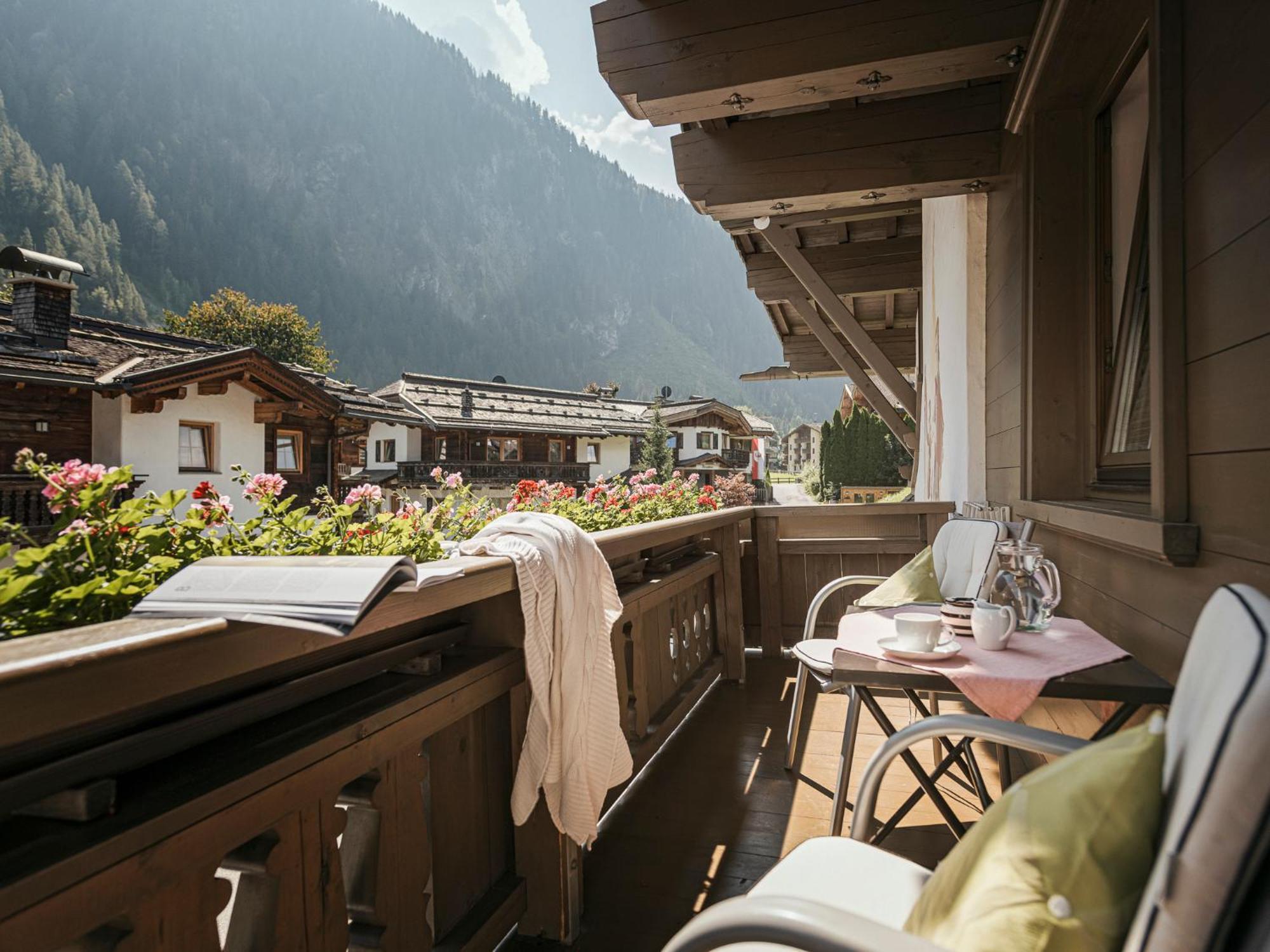 Apparthotel "Landhaus Veronika" Mayrhofen Dış mekan fotoğraf