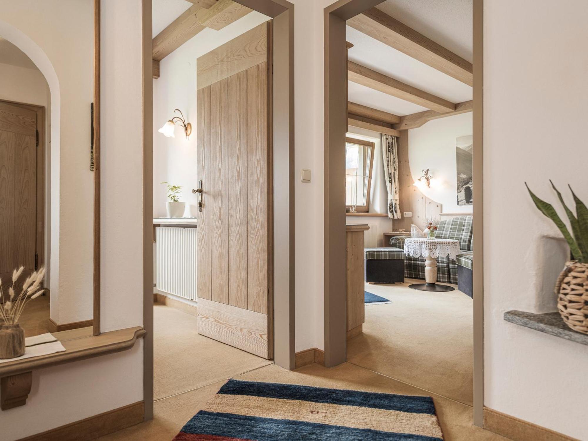 Apparthotel "Landhaus Veronika" Mayrhofen Dış mekan fotoğraf