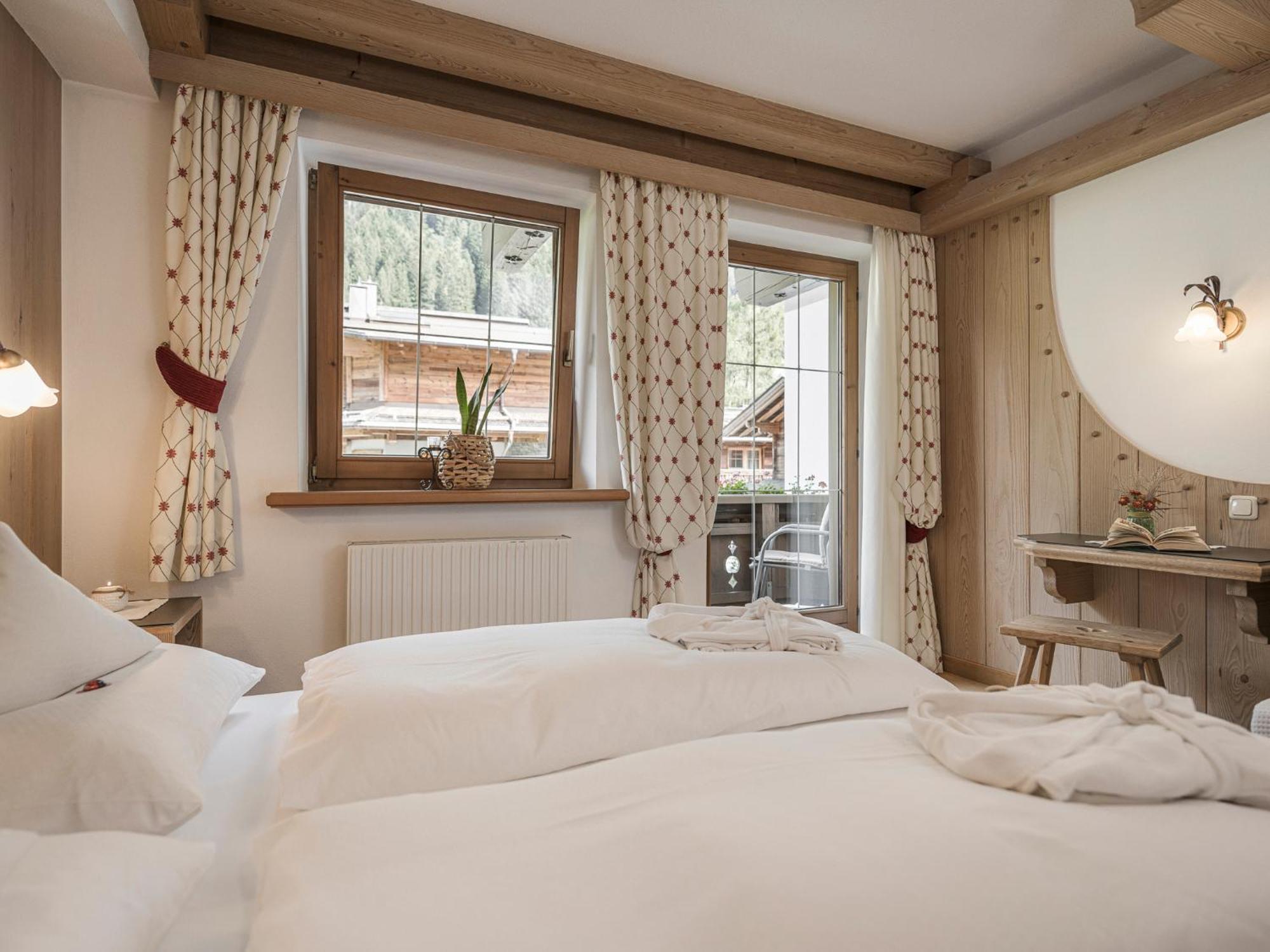 Apparthotel "Landhaus Veronika" Mayrhofen Dış mekan fotoğraf