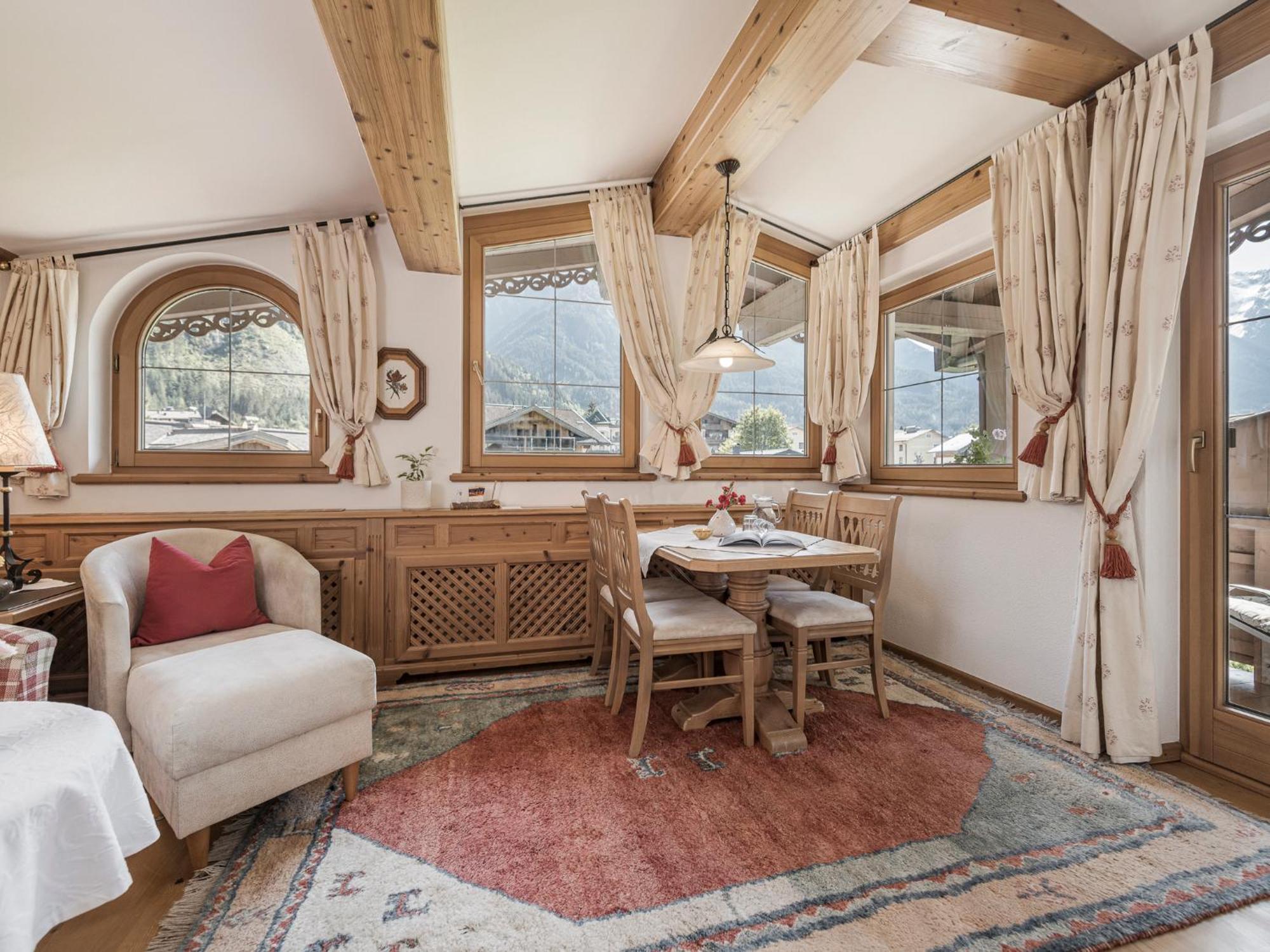Apparthotel "Landhaus Veronika" Mayrhofen Dış mekan fotoğraf
