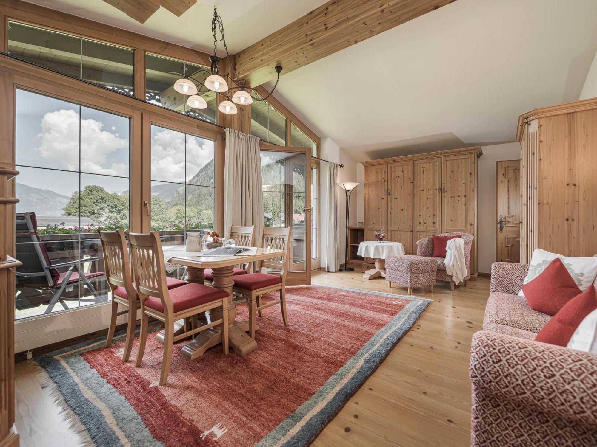 Apparthotel "Landhaus Veronika" Mayrhofen Dış mekan fotoğraf