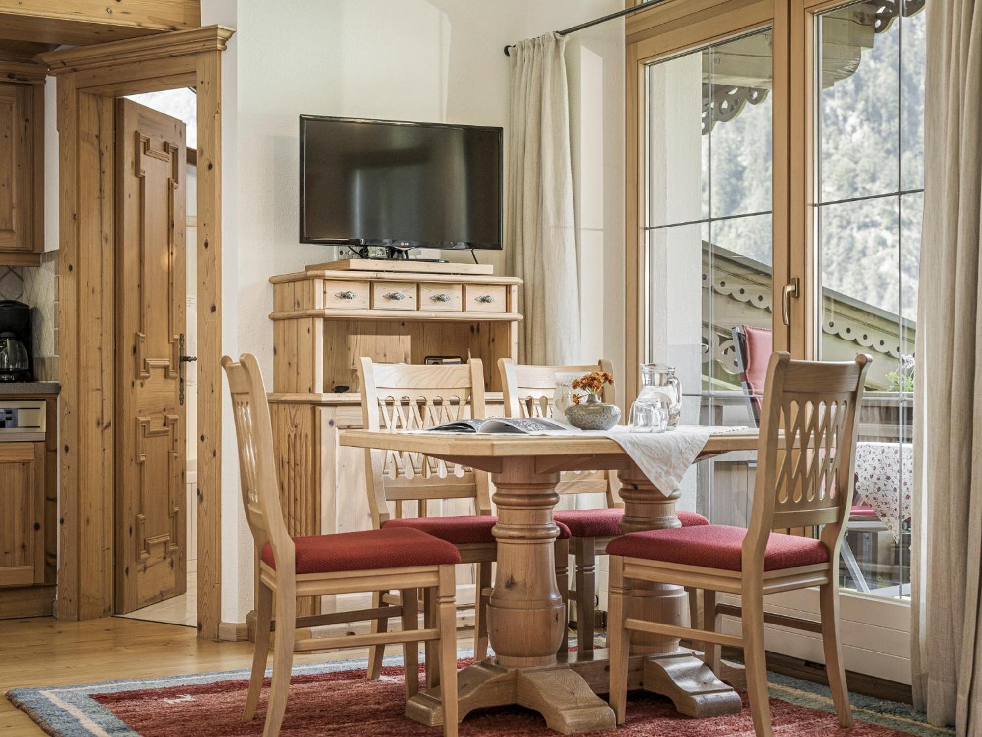 Apparthotel "Landhaus Veronika" Mayrhofen Dış mekan fotoğraf