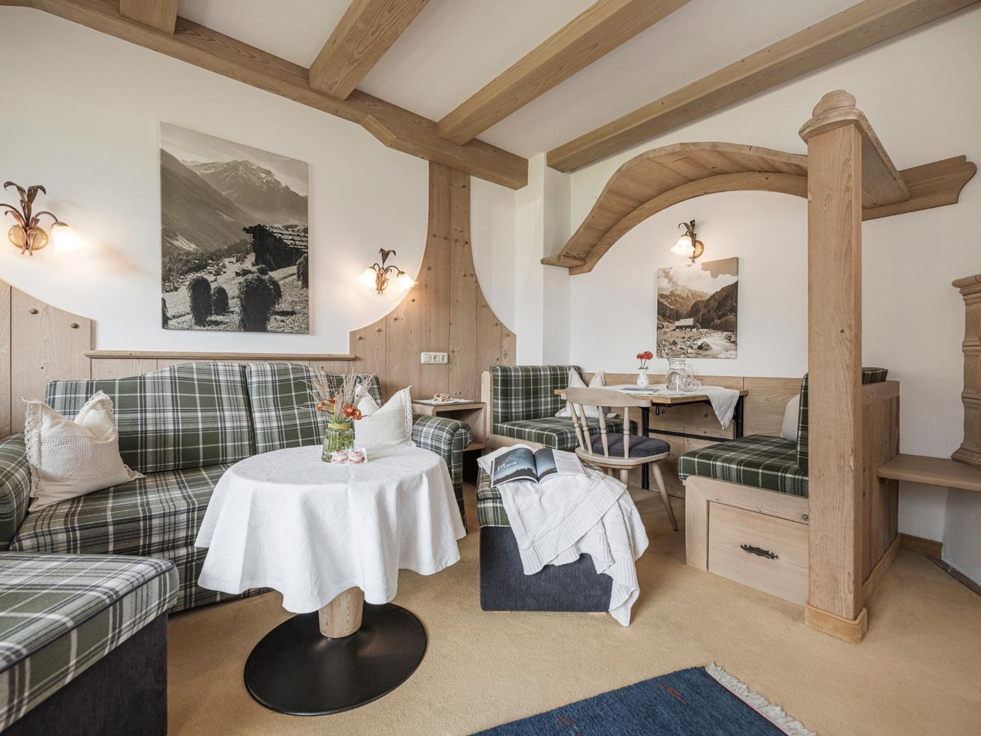 Apparthotel "Landhaus Veronika" Mayrhofen Dış mekan fotoğraf