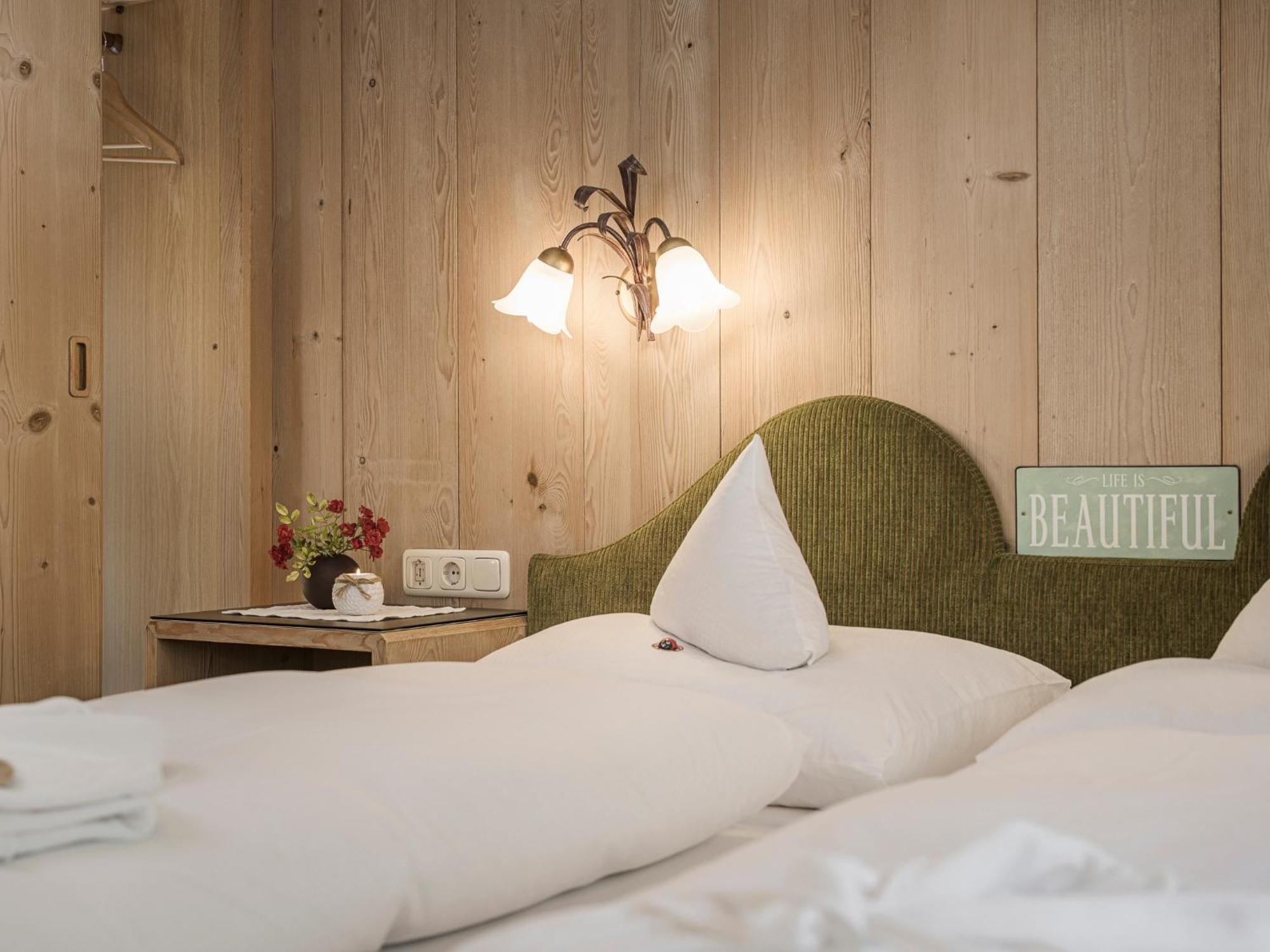Apparthotel "Landhaus Veronika" Mayrhofen Dış mekan fotoğraf