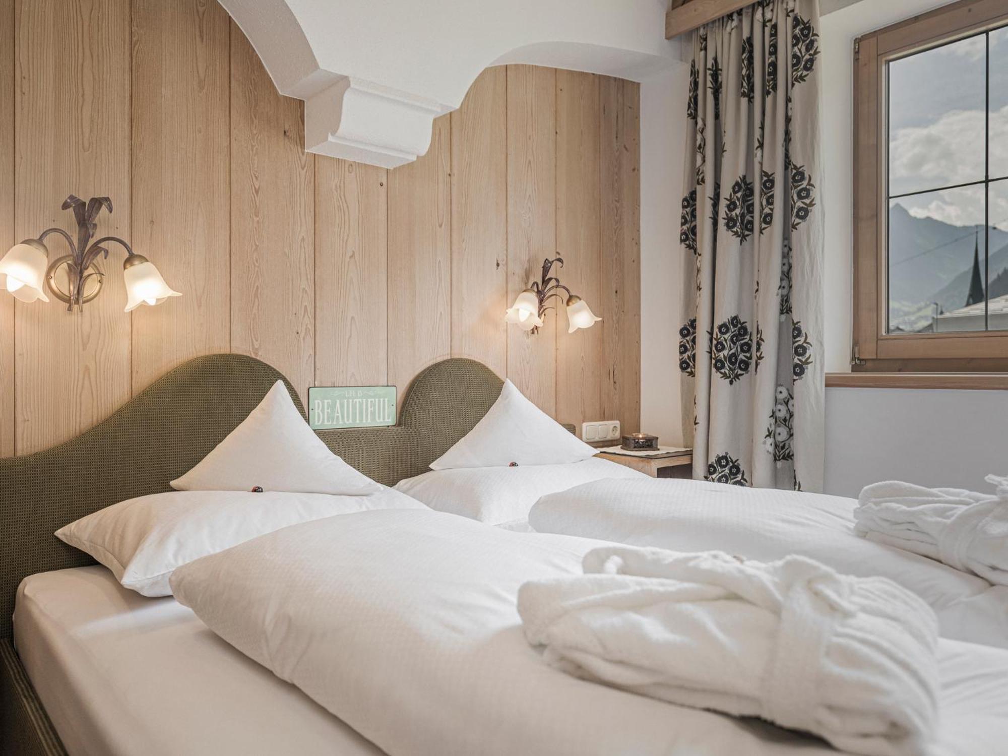 Apparthotel "Landhaus Veronika" Mayrhofen Dış mekan fotoğraf